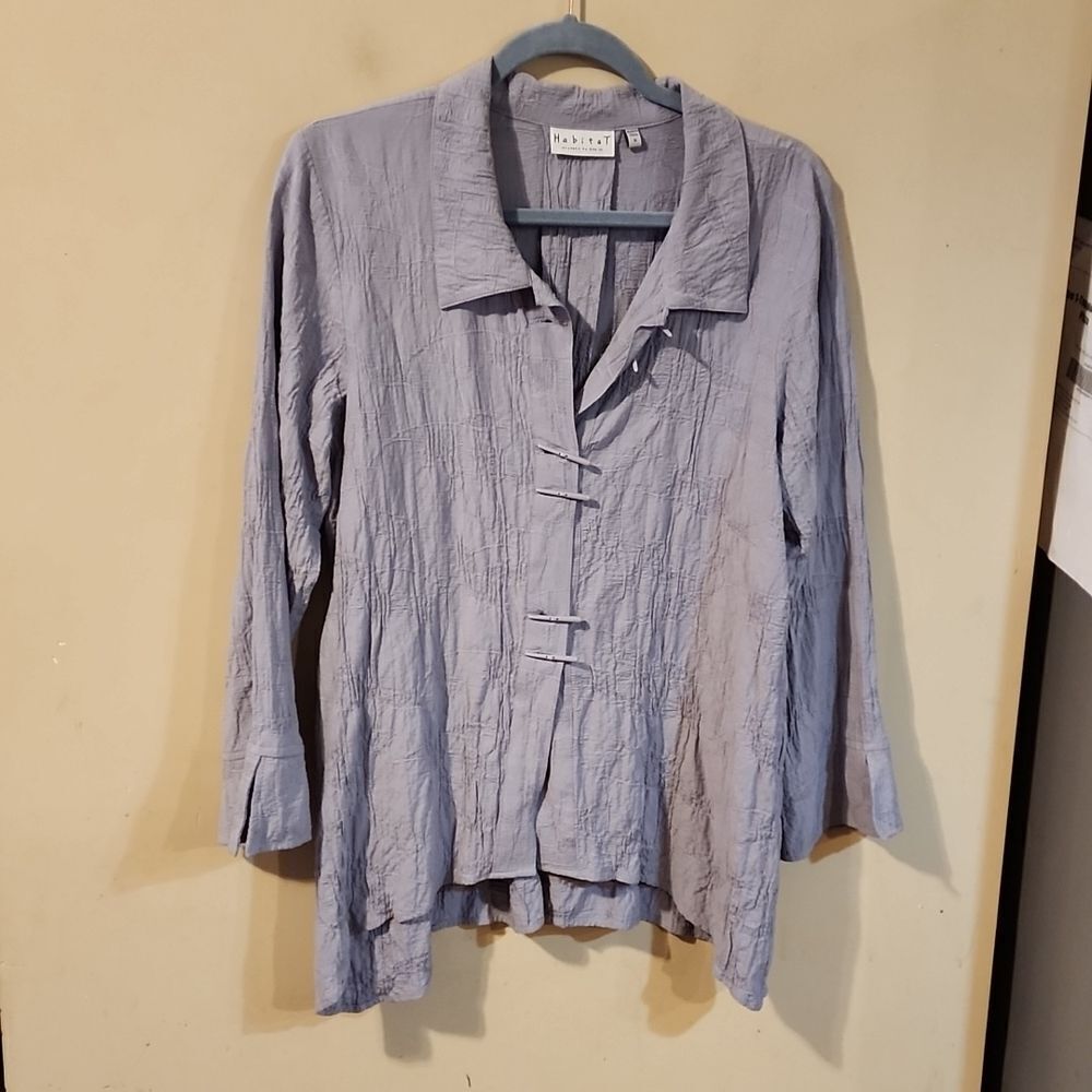 Beautiful Habitat top medium perfect condition